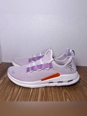On cloud women’s size 9